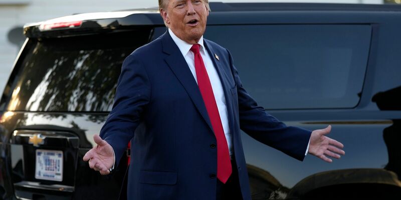 Auf dem Spiel steht für Donald Trump unter anderem die Kontrolle über mehrere Immobilien im Bundesstaat New York. - Foto: Charlie Neibergall/AP