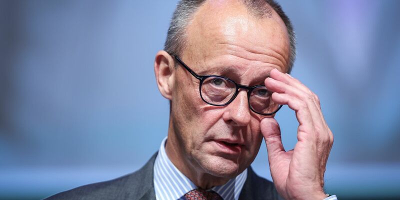 Friedrich Merz spricht auf dem CDU-Landesparteitag Sachsen-Anhalts. - Foto: Ronny Hartmann/dpa