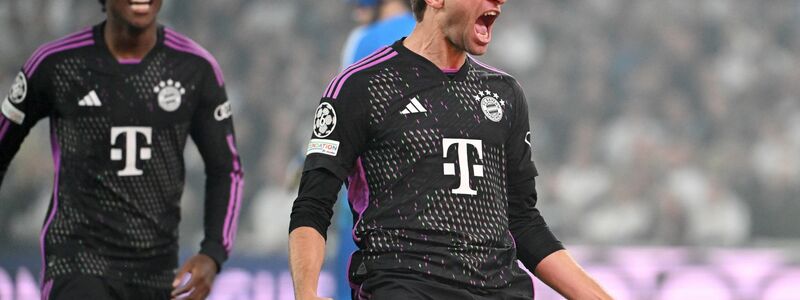 Die eingewechselten Thomas Müller (r) und Mathys Tel brachten dem FC Bayern den Sieg. - Foto: Sven Hoppe/dpa