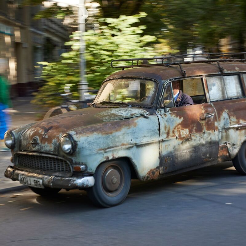 Alt, «optisch nicht sehr schön», aber fahrtüchtig: der Opel Olympia Caravan von 1956 von Hanns-Lüdecke Rodewald. - Foto: Joerg Carstensen/dpa