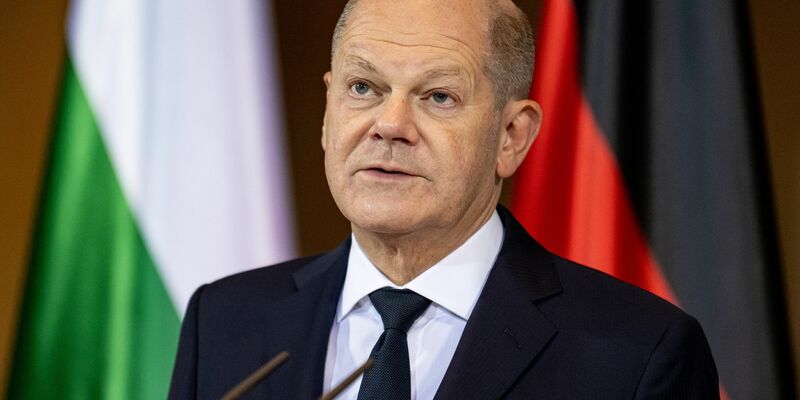 Bundeskanzler Olaf Scholz hat mit dem aserbaidschanischen Präsidenten Ilham Aliyev telefoniert. - Foto: Fabian Sommer/dpa