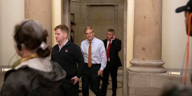 Jim Jordan verlässt das Büro des Sprechers des Repräsentantenhauses. - Foto: Mark Schiefelbein/AP