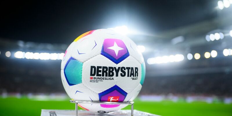 Der Bundesliga-Schlager zwischen Borussia Dortmund dem FC Bayern München findet am 4. November statt. - Foto: Tom Weller/dpa