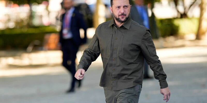 Wolodymyr Selenskyj beim Europa-Gipfel in Granada. - Foto: Manu Fernandez/AP/dpa