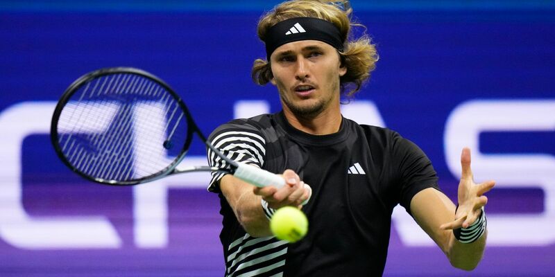 Beim Tennisturnier in Shanghai ist Alexander Zverev nach seinem Auftaktmatch ausgeschieden. - Foto: Frank Franklin II/AP/dpa/Archivbild