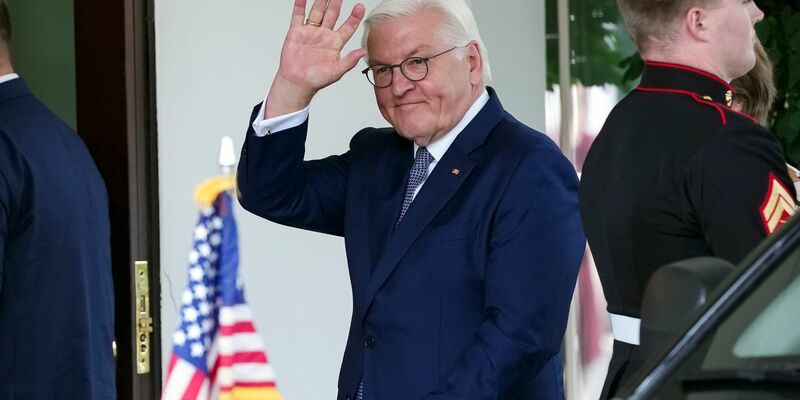 Bundespräsident Frank-Walter Steinmeier trifft im Weißen Haus in Washington zu einem Treffen mit US-Präsident Biden ein. - Foto: Susan Walsh/AP