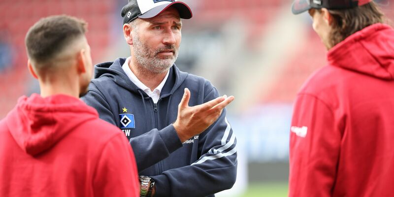 HSV-Trainer Tim Walter verpasste mit seinem Team beim SV Wehen Wiesbaden den Sieg. - Foto: Jürgen Kessler/dpa