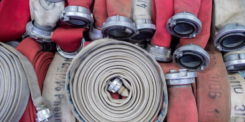 Feuerwehrschläuche waren beim Weltrekordversuch im Einsatz. - Foto: Klaus-Dietmar Gabbert/dpa-Zentralbild/ZB