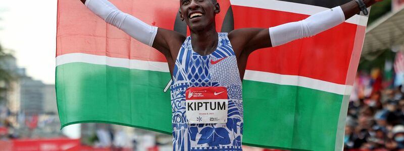 Der Kenianer Kelvin Kiptum war in Chicago einen Marathon-Weltrekord gelaufen. - Foto: Eileen T. Meslar/Chicago Tribune/AP/dpa