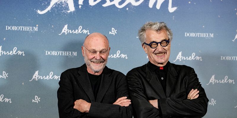 Anselm Kiefer (l) und Wim Wenders bei der Deutschland-Premiere des Films «Anselm - Das Rauschen der Zeit». - Foto: Fabian Sommer/dpa