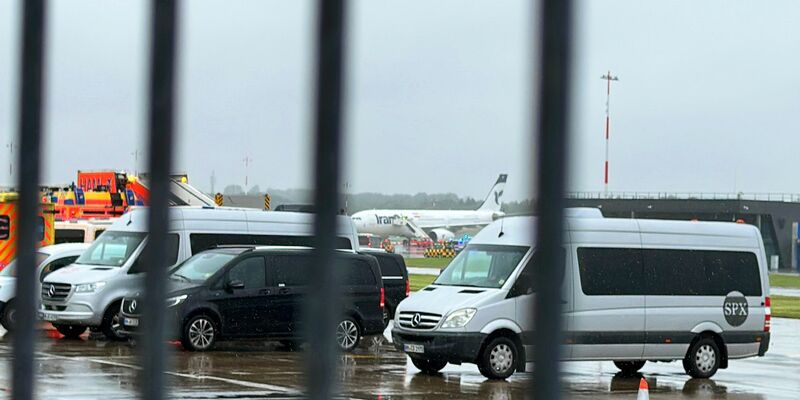 Der Flugbetrieb am Airport Hamburg läuft wieder. - Foto: Steven Hutchings/TNN/dpa