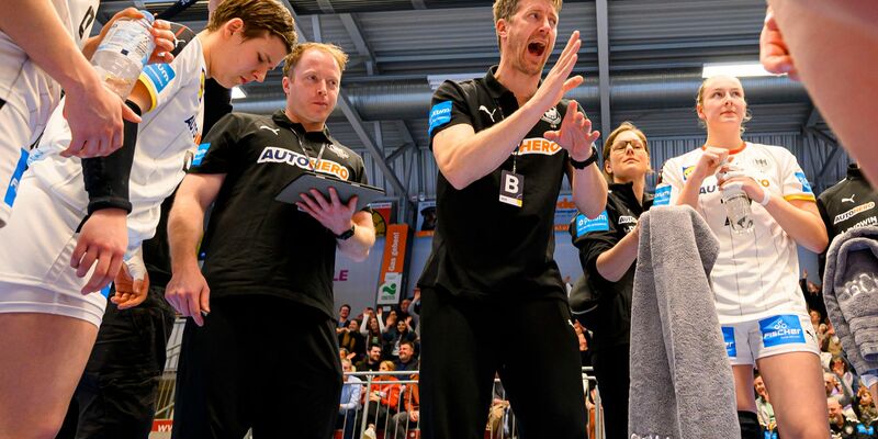 Hat mit Deutschlands Handball-Frauen hohe Ziele: Markus Gaugisch. - Foto: Marco Wolf/dpa