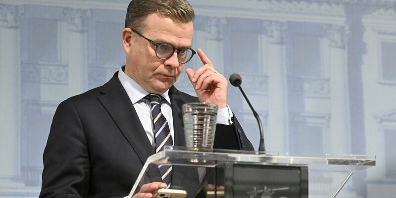 Laut dem finnischen Ministerpräsidenten Petteri Orpo ist es wahrscheinlich, dass das Leck an Ostsee-Pipeline Balticconnector auf äußere Einwirkungen zurückgeht. - Foto: Jussi Nukari/Lehtikuva/dpa