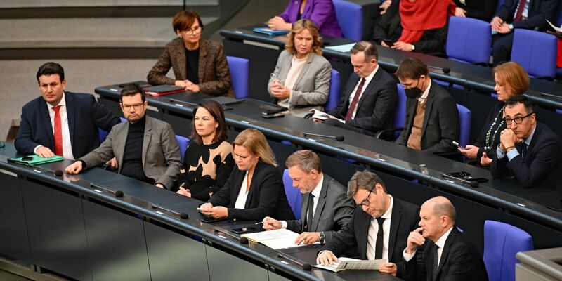 Mitglieder der Ampel-Regierung im Deutschen Bundestag. - Foto: Philipp Znidar/dpa