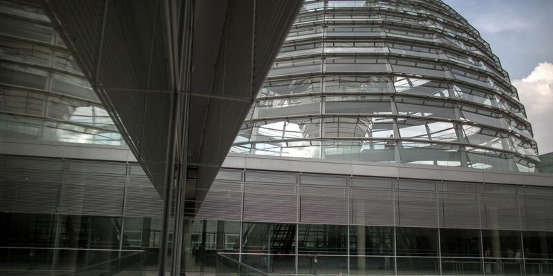 Lobbyisten müssen nun auch angeben, wenn sie nicht die Interessen ihres eigentlichen Auftraggebers vertreten, sondern die einer dritten Seite. - Foto: picture alliance / dpa