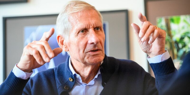 Ulrich Wickert ist entsetzt über die Schließungspläne bei den Goethe-Instituten. - Foto: Jonas Walzberg/dpa