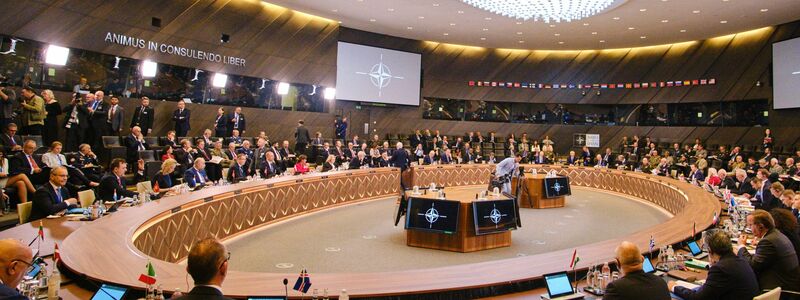 Die Sitzung der Nato-Verteidigungsminister in Brüssel. - Foto: -/NATO/dpa