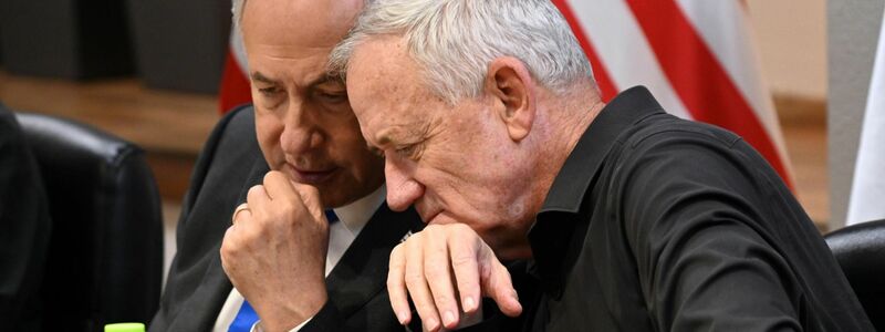 Israels Parlament hat die Bildung einer Notstandsregierung von Ministerpräsident Benjamin Netanjahu und Oppositionspolitiker Benny Gantz gebilligt. - Foto: Haim Zach/GPO/dpa