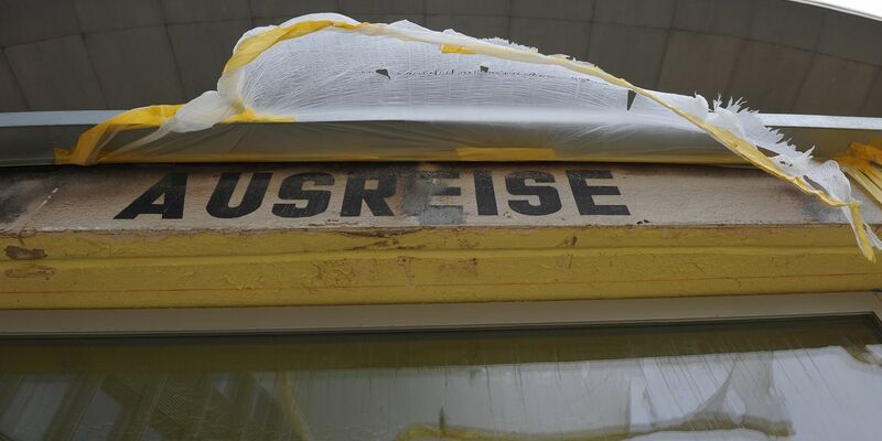 Ein 79-Jähriger aus Leipzig soll am 29. März 1974 einen Polen am früheren Grenzübergang Bahnhof Friedrichstraße, dem sogenannten «Tränenpalast», erschossen haben. - Foto: Jens Kalaene/dpa-Zentralbild/dpa