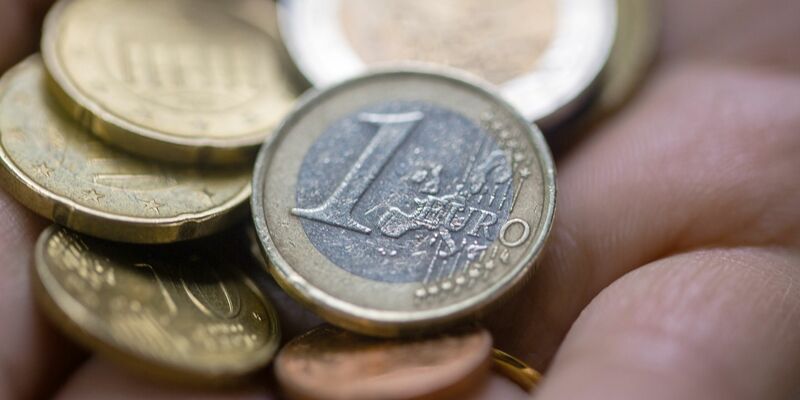 Bundesbank-Präsident Joachim Nagel sagt, dass der Höhepunkt der Inflation in Deutschland wohl überwunden sei. - Foto: Fernando Gutierrez-Juarez/dpa