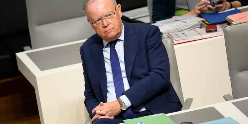 Die Ministerpräsidenten haben sich auf eine Beschleunigung von Asylverfahren geeinigt. - Foto: Julian Stratenschulte/dpa