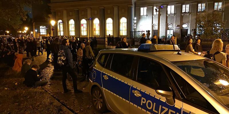 Mahnwache vor der Synagoge am 13.10.2023 - Foto: über dts Nachrichtenagentur