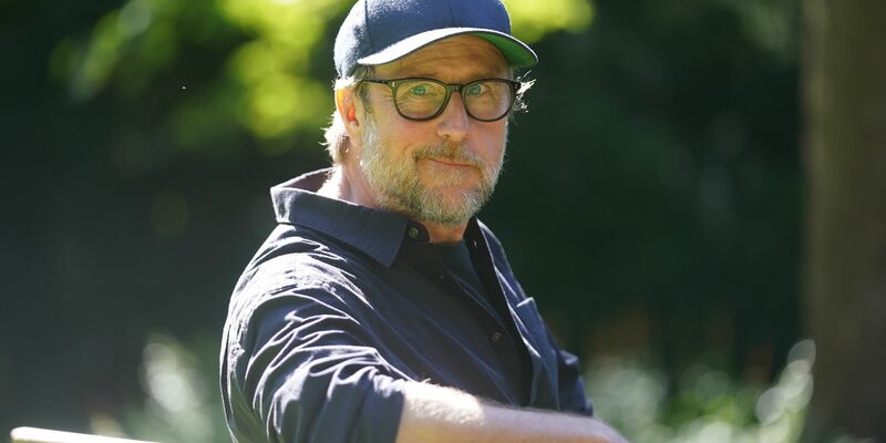 Schauspieler und Regisseur Bjarne Mädel: «Als Schauspieler habe ich das Glück, den Menschen in seiner Gesamtheit zu studieren». - Foto: Marcus Brandt/dpa