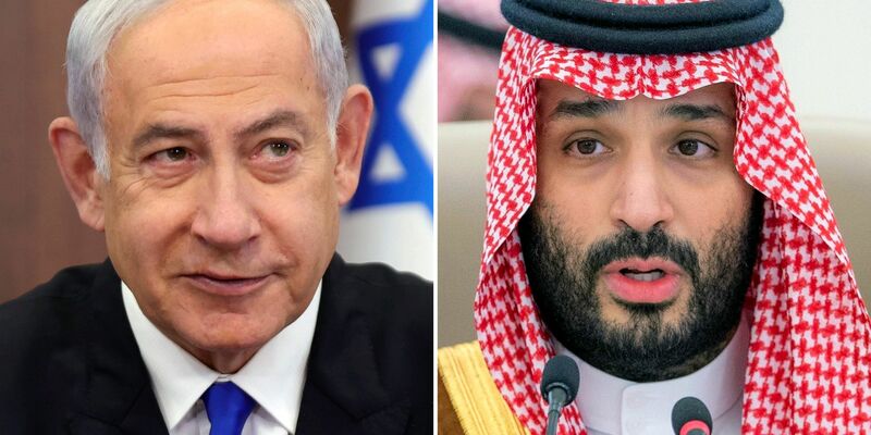 Benjamin Netanjahu (l), Ministerpräsident von Israel, und Mohammed bin Salman, Kronprinz von Saudi Arabien. Saudi-Arabien hat die Gespräche über eine mögliche Normalisierung der Beziehungen mit Israel gestoppt, heißt es. - Foto: Abir Sultan/-/EPA POOL via AP/Saudi Press Agency/dpa
