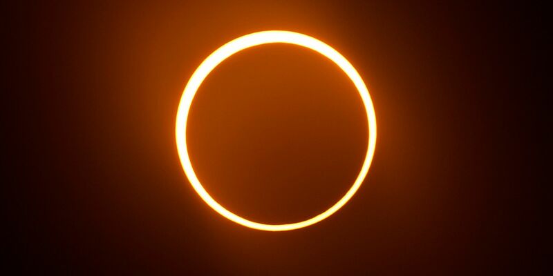 Die Feuerkranz-Sonnenfinsternis am Himmel über San Antonio im US-Bundesstaat Texas. - Foto: Eric Gay/AP