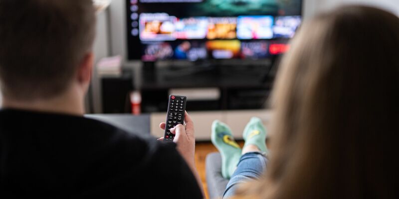 Streaming ist der große Freizeit-Trend unserer Zeit. - Foto: Daniel Reinhardt/dpa
