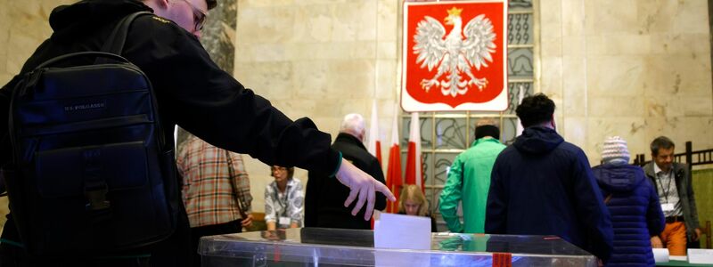 Gut 29 Millionen Bürger sind zur Wahl eines neuen Parlaments aufgerufen. - Foto: Michal Dyjuk/AP/dpa