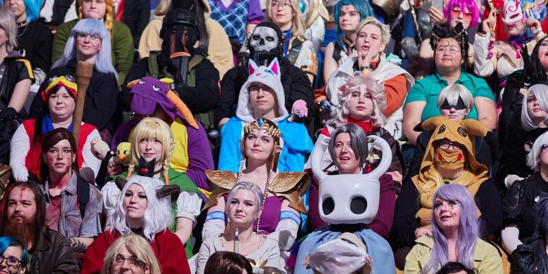 Cosplay-Spielerinnen und -Spieler haben sich in Hamburg versammelt. - Foto: Georg Wendt/dpa