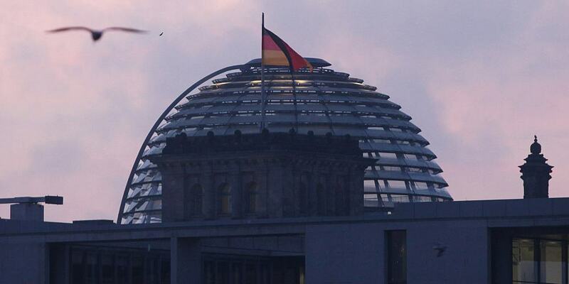Reichstagskuppel bei Sonnenaufgang (Archiv) - Foto: über dts Nachrichtenagentur