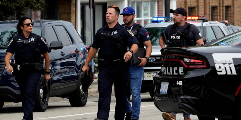 Polizeibeamte in Chicago. (Symbolbild) - Foto: Nam Y. Huh/AP/dpa