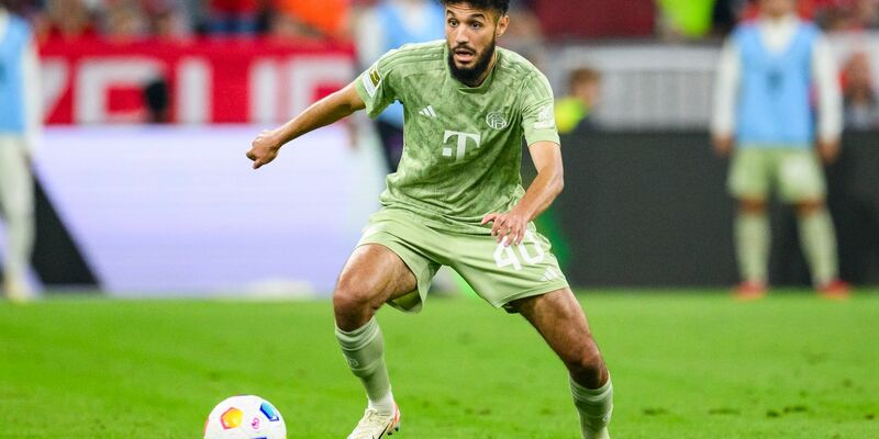Sorgte mit einem Instagram-Beitrag für Aufsehen: Bayern-Profi Noussair Mazraoui. - Foto: Tom Weller/dpa