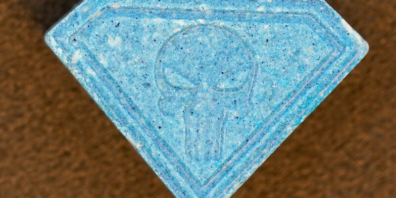 Ein 13-jähriges Mädchen starb im Sommer nach dem Konsum der Ecstasy-Pille «Blue Punisher». - Foto: -/drugchecking Projekt Berlin/dpa