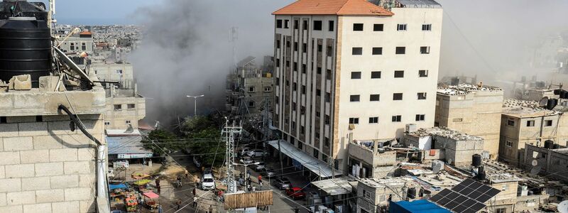 Die Hamas feuert Raketen aus dem Gazastreifen auf Israel ab. - Foto: Abed Rahim Khatib/dpa