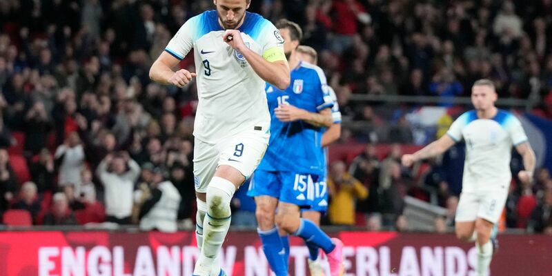 Harry Kane traf beim Sieg der Engländer gegen Italien doppelt. - Foto: Frank Augstein/AP/dpa