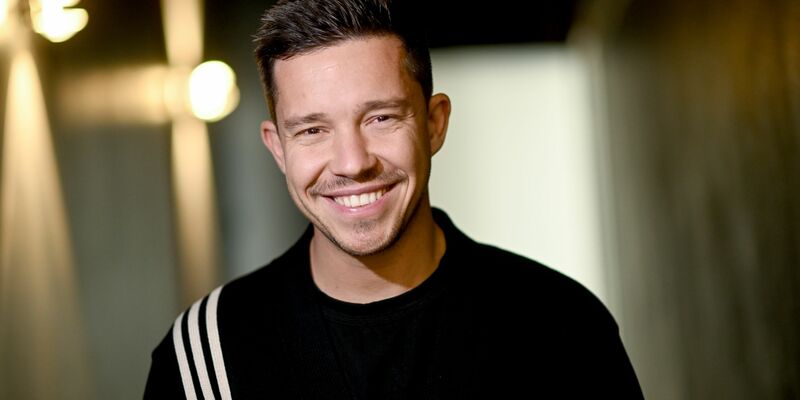 Der Musiker Nico Santos wird Vater. - Foto: Britta Pedersen/dpa