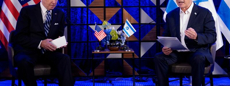 Israels Ministerpräsident Benjamin Netanjahu (r) im Gespräch mit US-Präsident Joe Biden. - Foto: Evan Vucci/AP