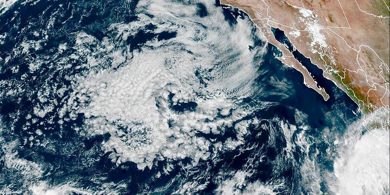 Das Satellitenbild zeigt, wie sich der Hurrikan «Norma» in der Nähe der mexikanischen Westpazifikküste bildet. - Foto: Uncredited/NOAA/AP/dpa
