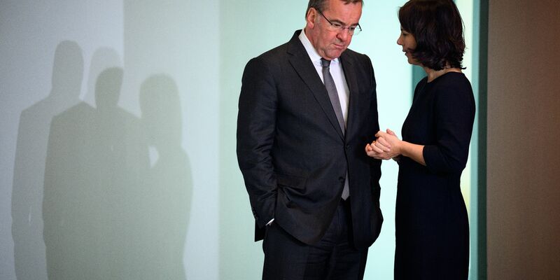 Verteidigungsminister Boris Pistorius und Außenministerin Annalena Baerbock reisen beide unter anderem in den Libanon. - Foto: Bernd von Jutrczenka/dpa