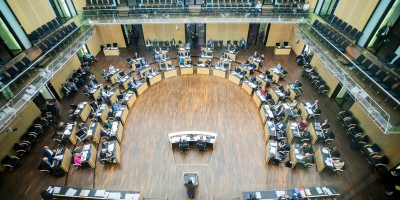 Regelsätze für Bürgergeld und Sozialhilfe steigen. Der Bundesrat stimmte einer entsprechenden Verordnung der Bundesregierung zu. - Foto: Christoph Soeder/dpa