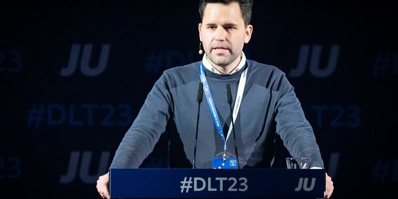 Johannes Winkel spricht auf dem 75. Deutschlandtag der Jungen Union. - Foto: Moritz Frankenberg/dpa