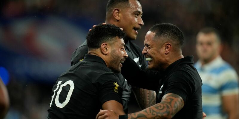 Die Neuseeländer setzten sich deutlich gegen Argentinien durch. - Foto: Christophe Ena/AP/dpa