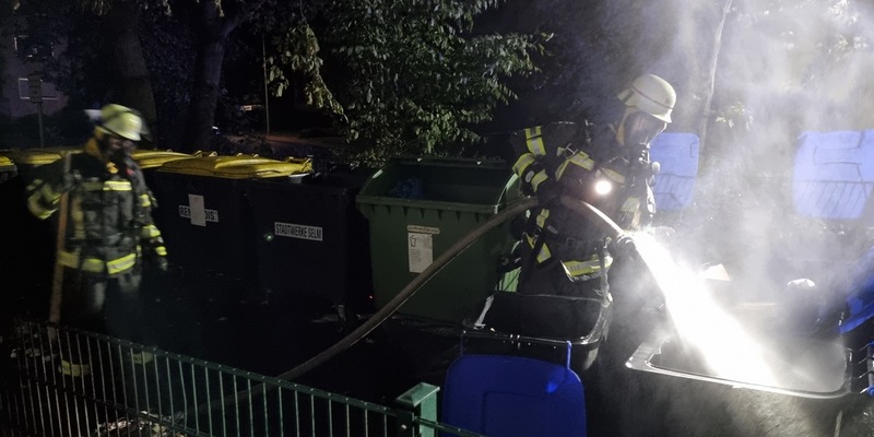 FW-WRN: FEUER_1 - LZ1- brennen Müllcontainer - Foto: presseportal.de