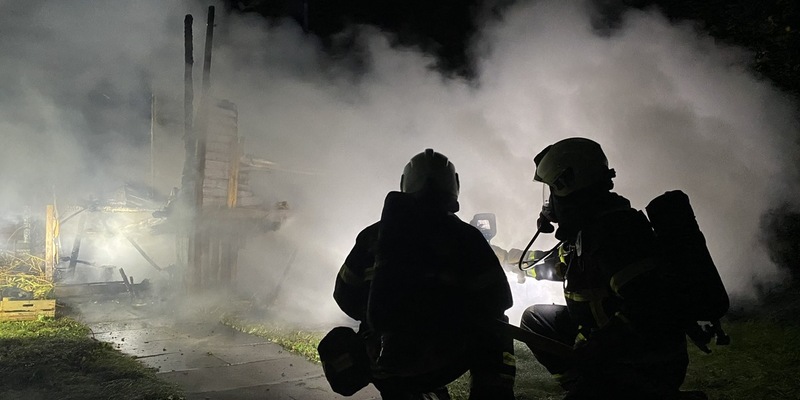 FW-MK: Gartenlaube brennt nieder - Foto: presseportal.de
