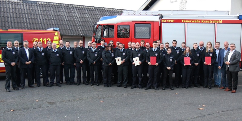 FW VG Asbach: Wehren der VG Asbach treffen sich zum Feuerwehrtag / Zahlreichen Neuaufnahmen und Ehrungen in Kölsch-Büllesbach - Foto: presseportal.de