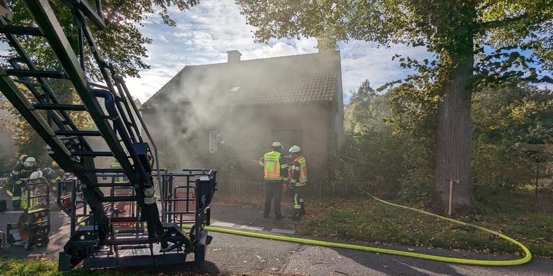 FW-WRN: FEUER_3 - Wachbereitschaft - LZ1 - Rauchentwicklung aus dem Gebäude - Foto: presseportal.de