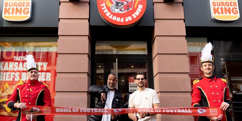 Burger King® eröffnet Home of Football / Home of Football und Kansas City Chiefs Burger machen Lust auf American Football in Deutschland - Foto: presseportal.de